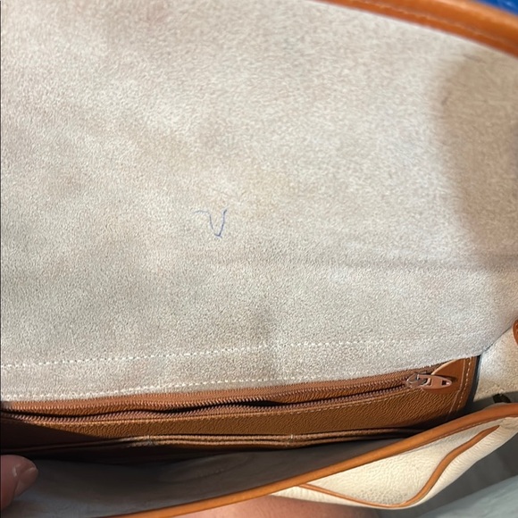 Dooney and Bourke purse - Picture 4 of 5